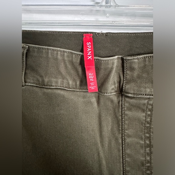 Spanx stretch twill cropped wide leg pant - Picture 6 of 7